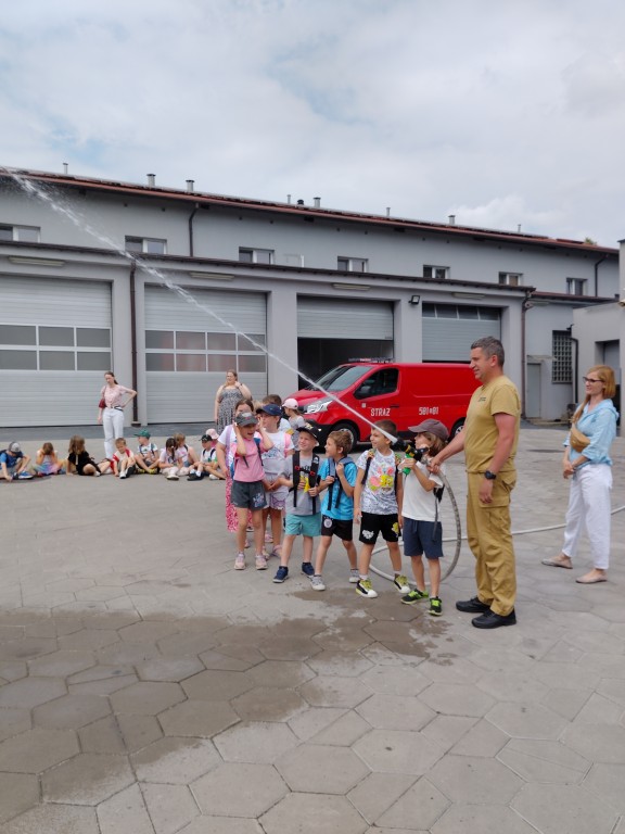 Wycieczka klas 1  do Straży Pożarnej 