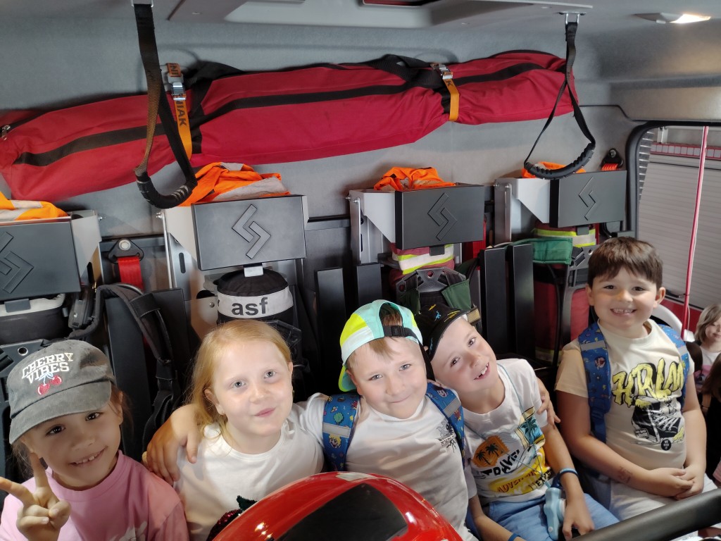Wycieczka klas 1  do Straży Pożarnej 