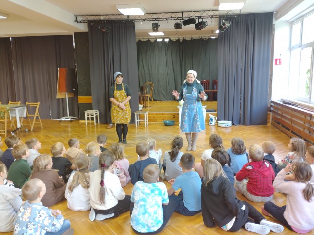 Warsztaty regionalne klas 1 - kiszenie kapusty 