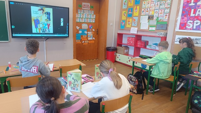 Czytam z klasą - lekturki spod chmurki w kl.2b