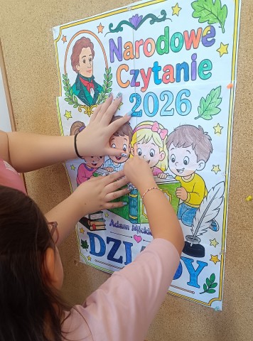 Klasa 3b czyta Mickiewicza