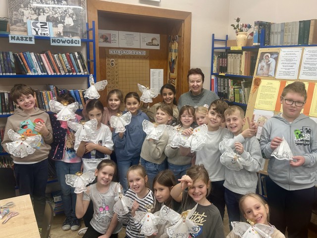 Warsztaty anielskie w klasie III B 